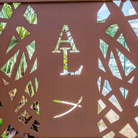 Almaluna Hotel & Resort Альба-Адриатика Экстерьер фото