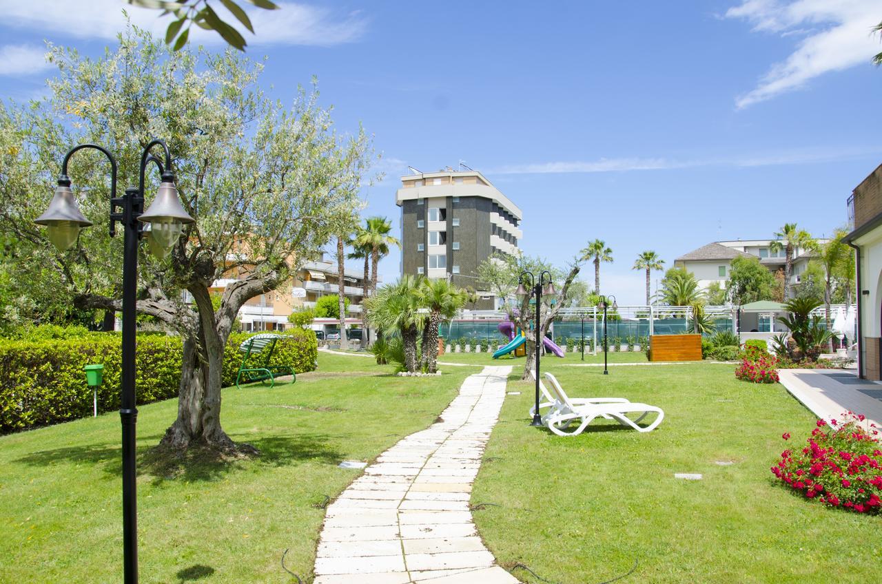 Almaluna Hotel & Resort Альба-Адриатика Экстерьер фото