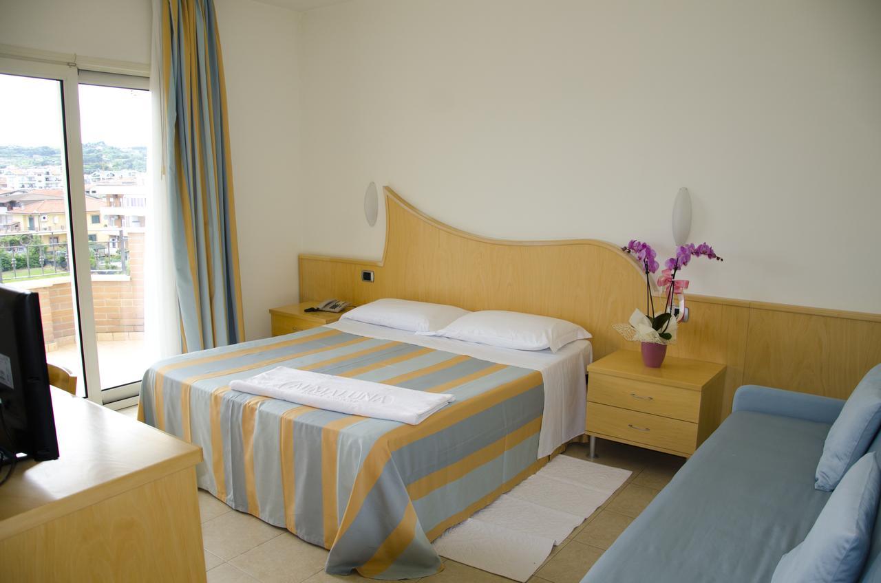 Almaluna Hotel & Resort Альба-Адриатика Экстерьер фото