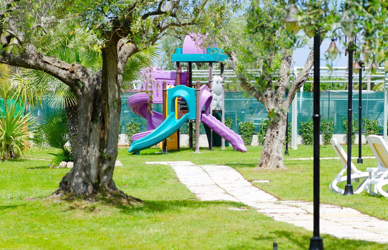 Almaluna Hotel & Resort Альба-Адриатика Экстерьер фото