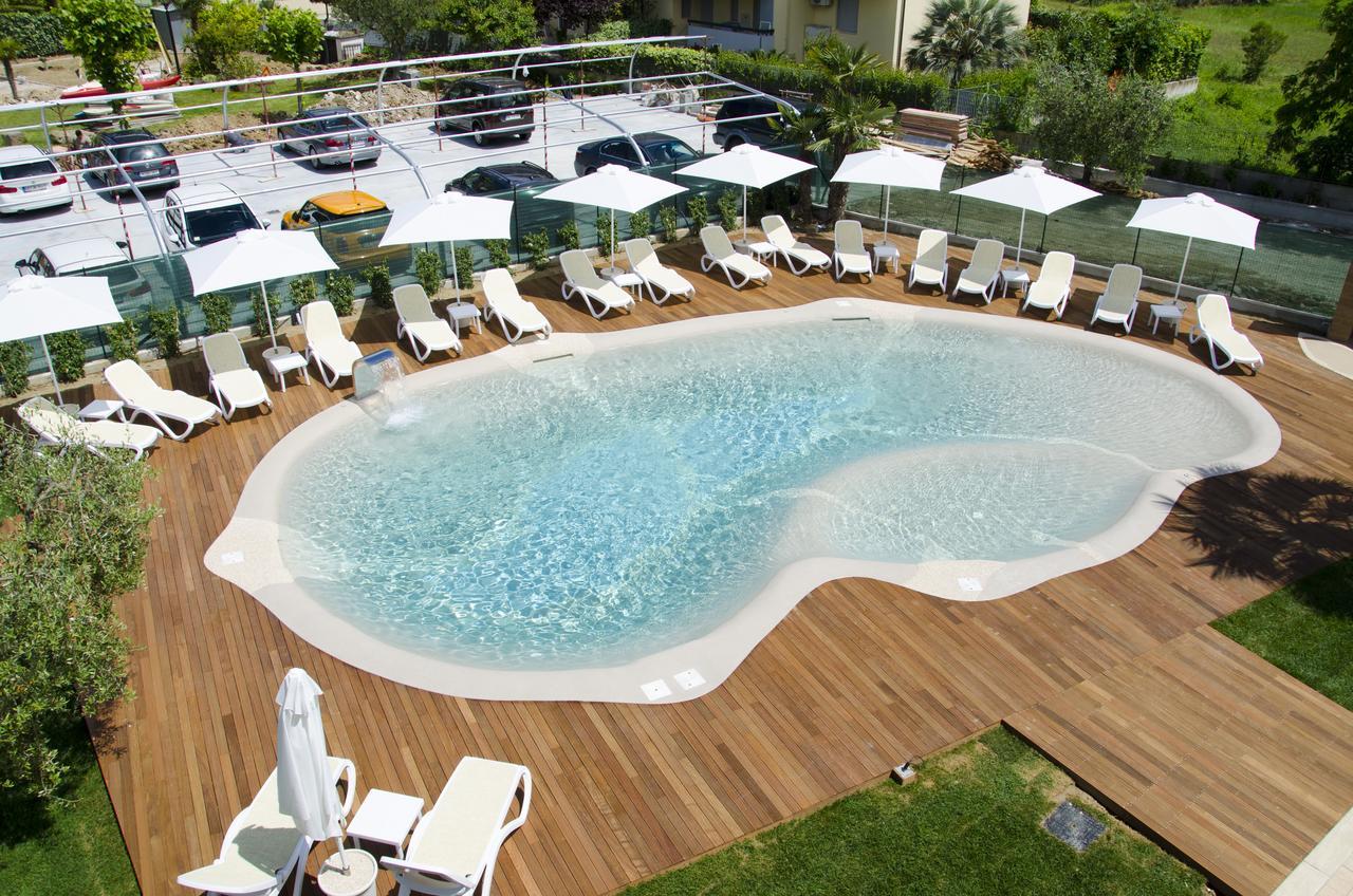 Almaluna Hotel & Resort Альба-Адриатика Экстерьер фото