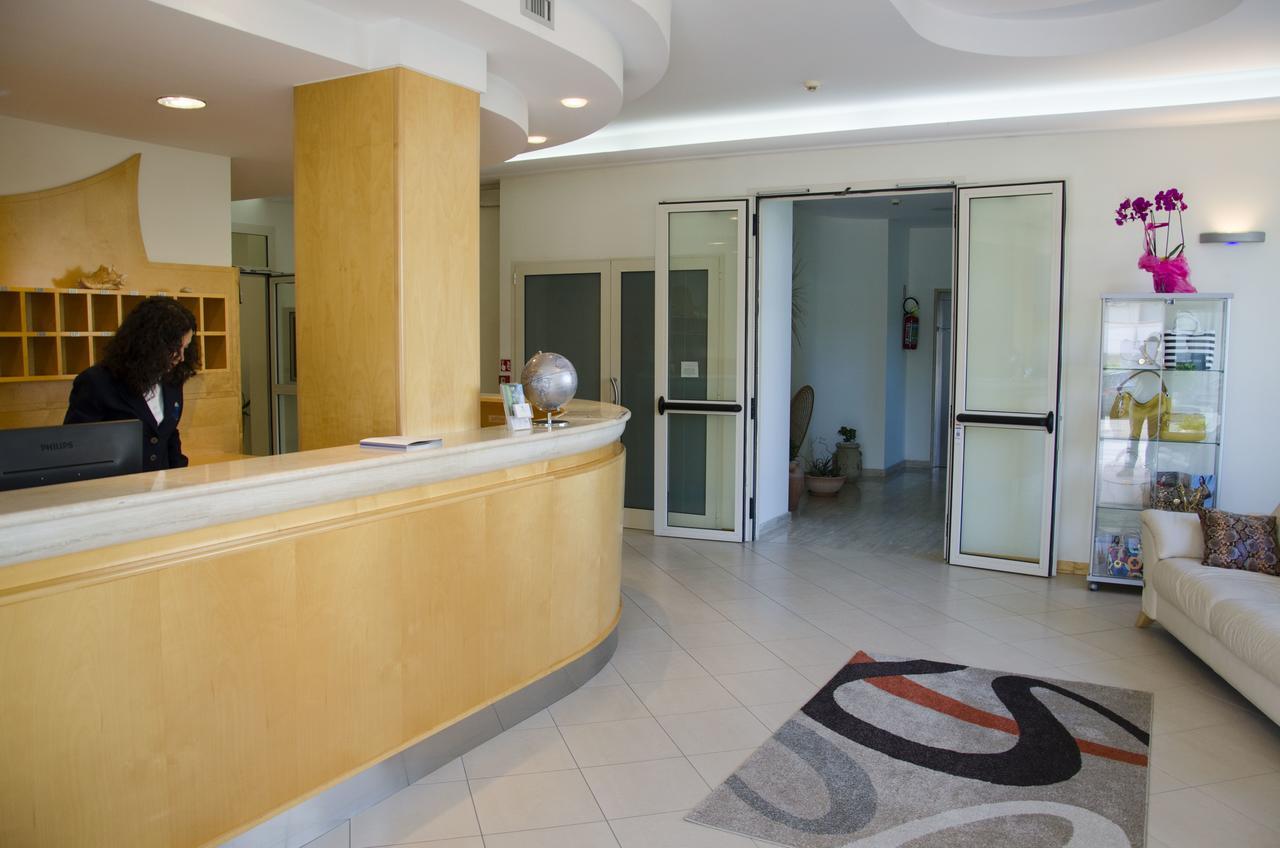 Almaluna Hotel & Resort Альба-Адриатика Экстерьер фото
