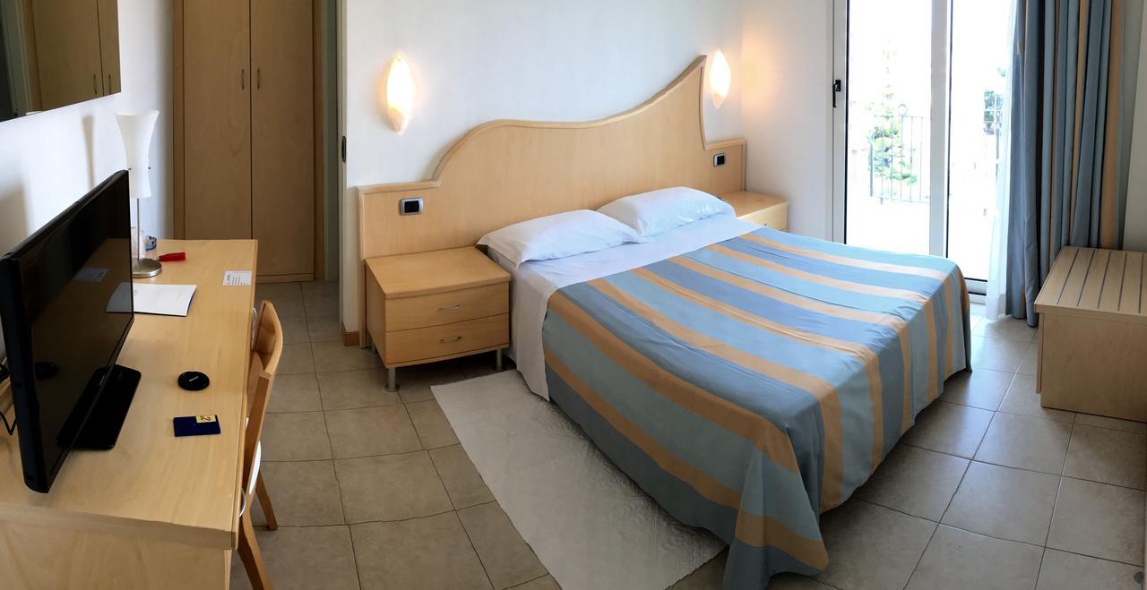 Almaluna Hotel & Resort Альба-Адриатика Экстерьер фото