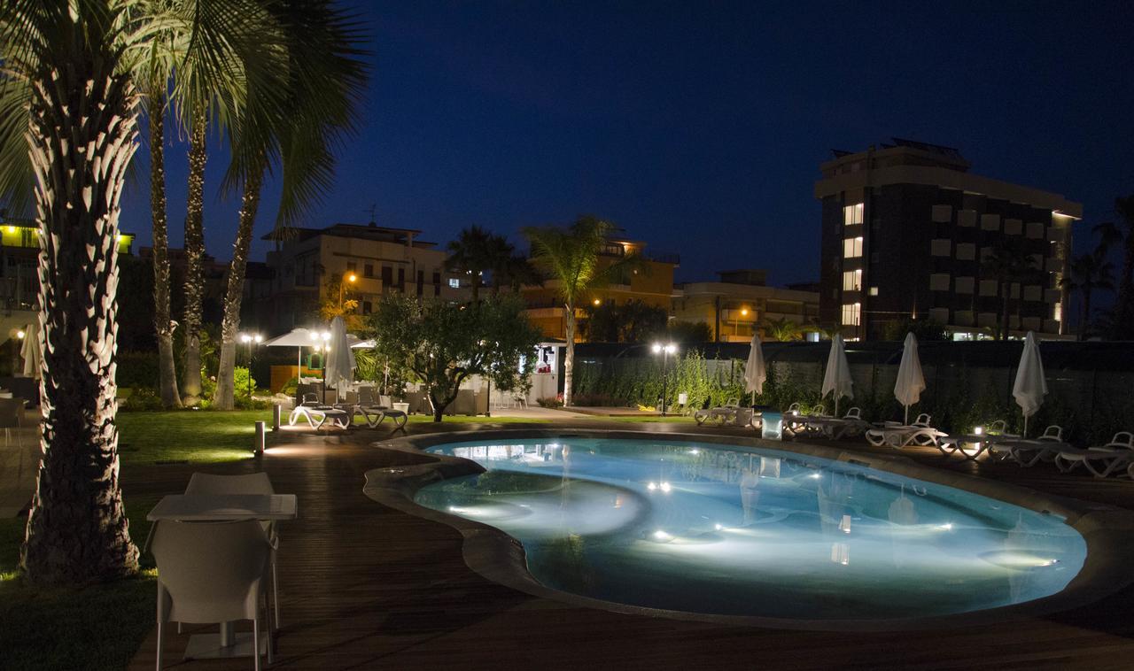 Almaluna Hotel & Resort Альба-Адриатика Экстерьер фото